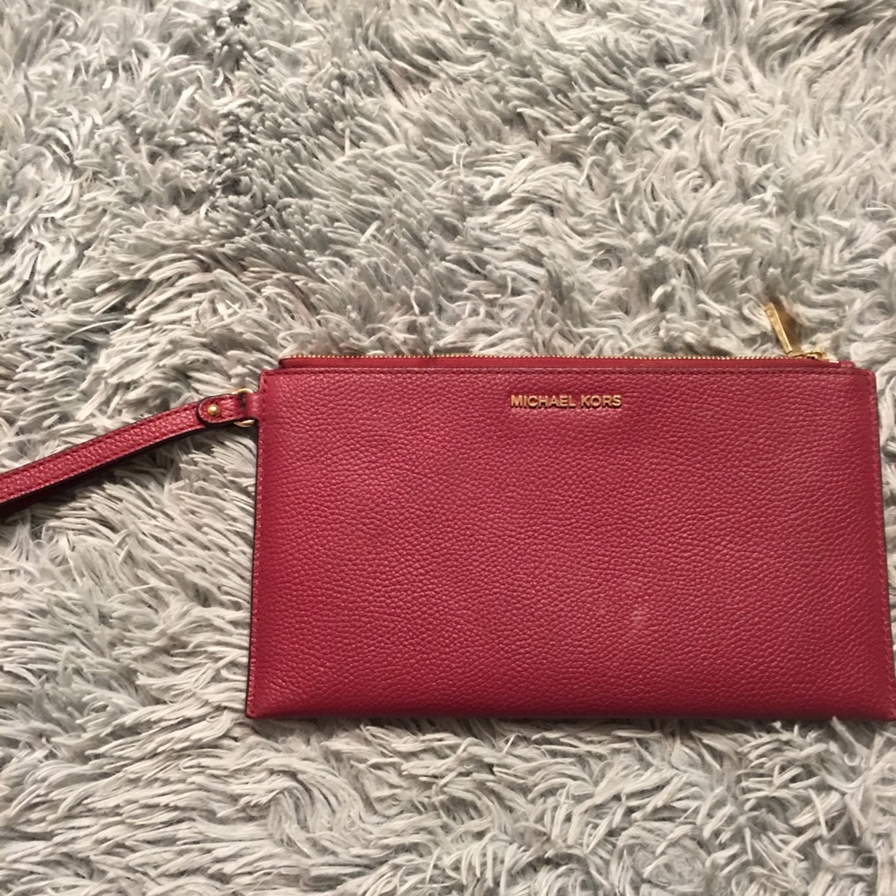 Micheal Kors large wristlet